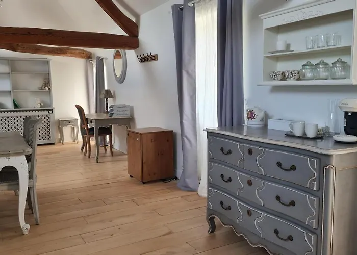 Belle Suite Dans Corps De Ferme - Logement Alicia
